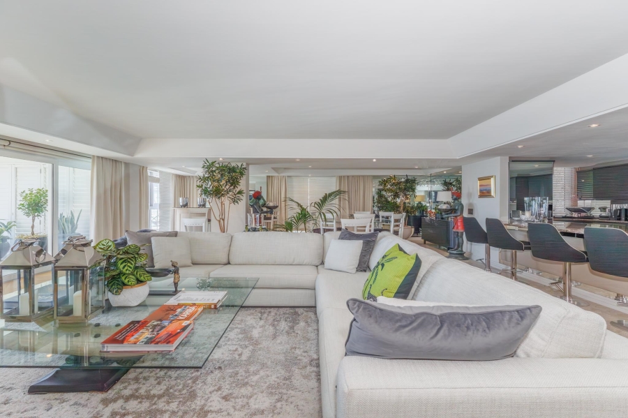 To Let 3 Bedroom Property for Rent in Clifton Western Cape